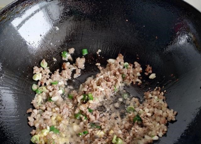 入秋后，遇见这菜别错过，营养搭配好消化，儿子每次吃个精光！