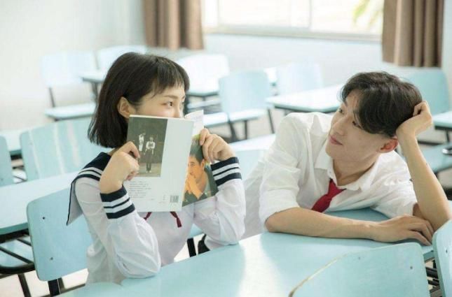 走红|幼儿园“混血女孩”走红,即使眼神迷离,也成为关注“焦点”