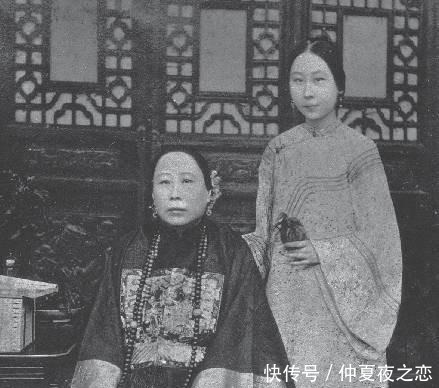 “因为爱过,所以慈悲”的张爱玲,对母亲及弟弟冷漠和刻薄!