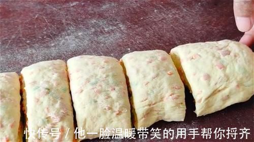 胡萝卜|家里有面粉试试这样做,比馅饼简单,比包子好吃,我家一周做3次