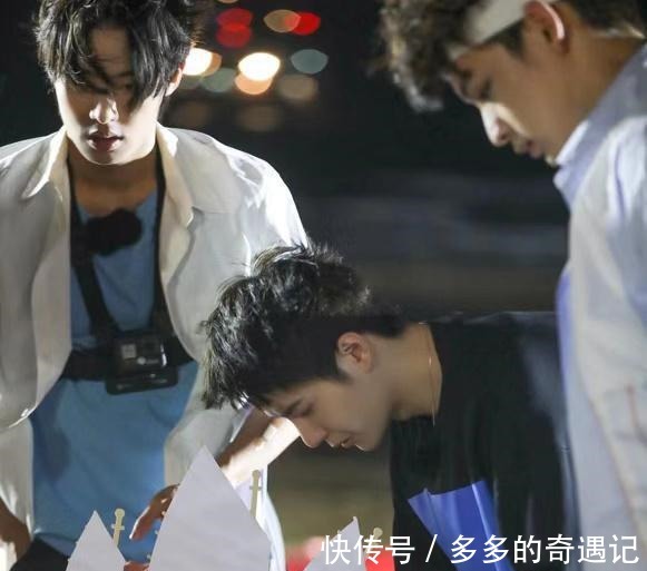 这就是街舞|王一博《天天向上》可爱治愈啵,在舟山海边散步,吃舟山美食~!