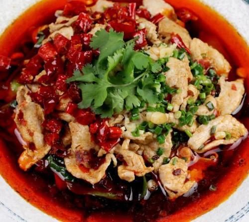 美食优选:炖猪肘,蚝油手撕包菜,黄金鸡块,水煮肉片的做法