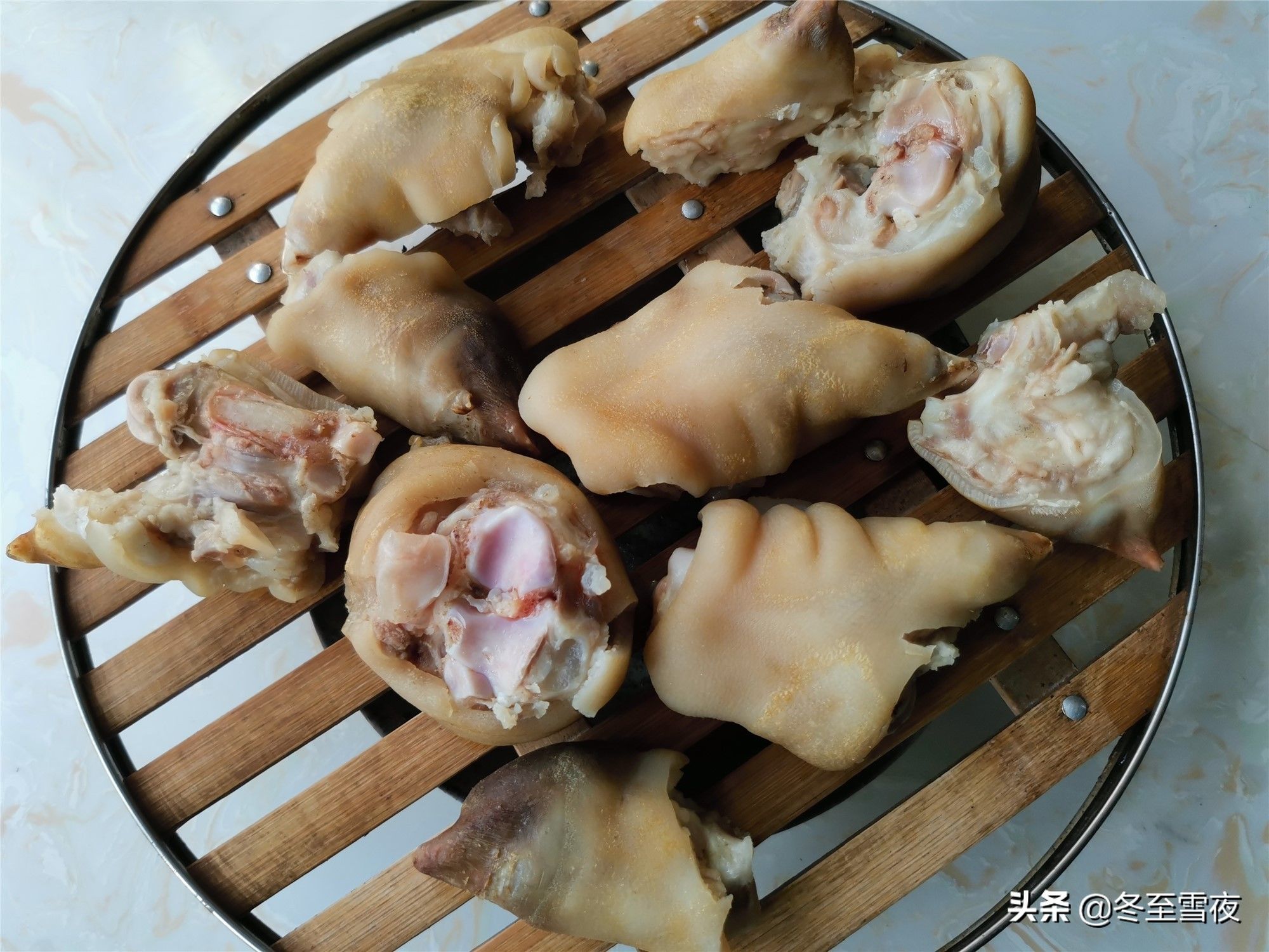 不管南方还是北方，家庭条件好坏，年夜饭必备的一道菜，寓意美好