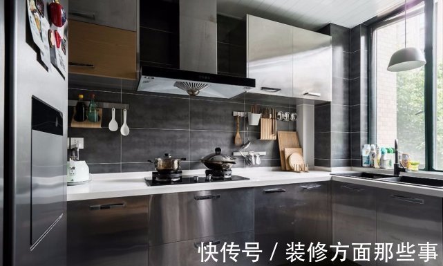 屋主家|135㎡舒适北欧风,多功能书架实用性逆天!