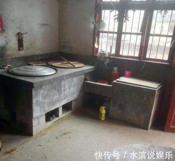 农村|过年去男友家,头一次看到这样“新老结合”的厨房,土灶做饭超香