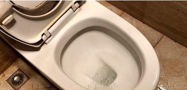 地漏|卫生间总有异味3个源头易被忽视,2招轻松去异味