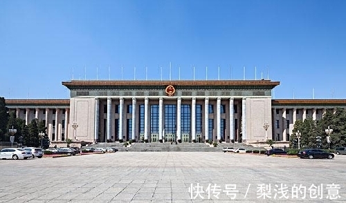 傅抱石$人民大会堂挂的几幅经典画作,都是哪些画家所画,如今值多少钱?