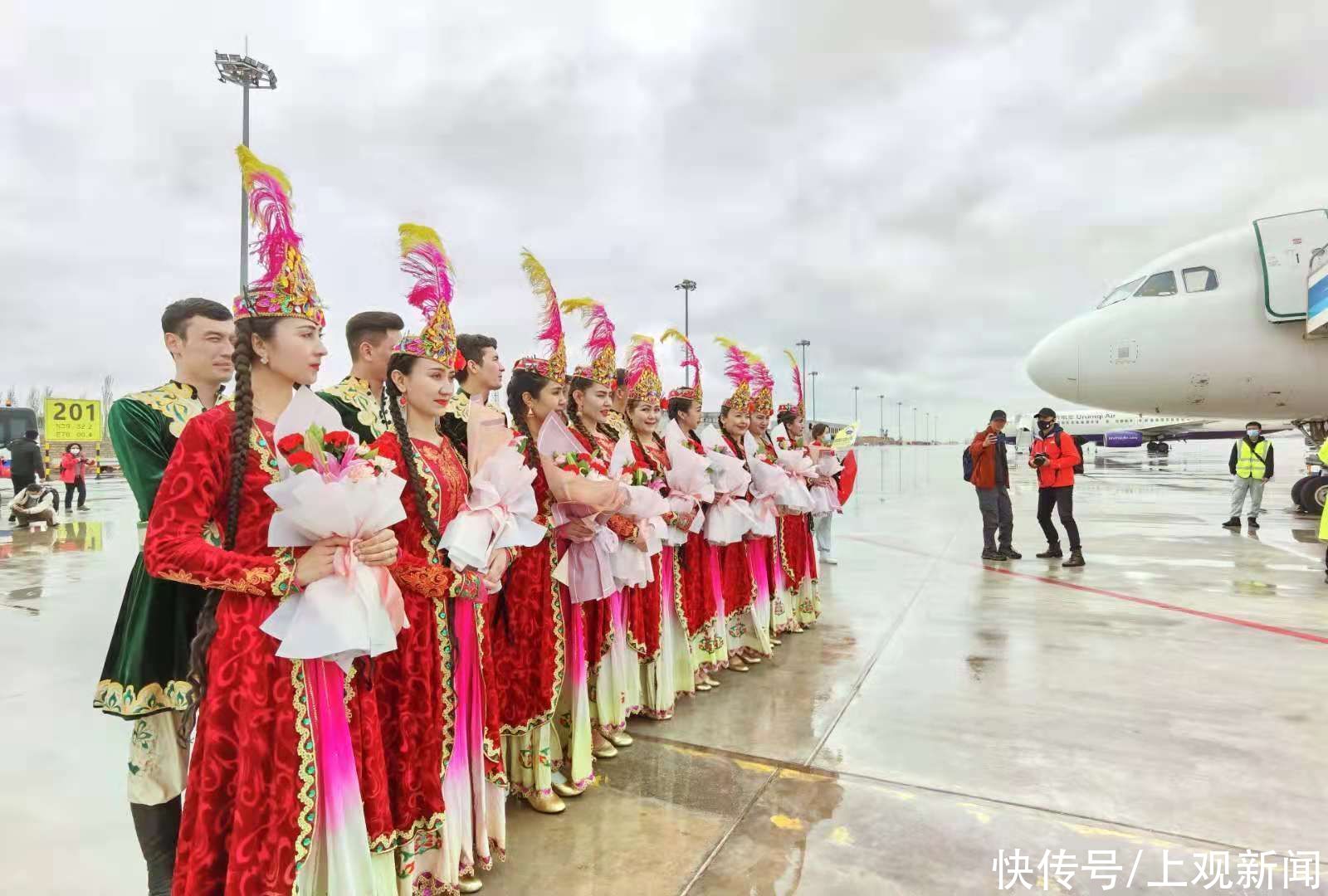 2021上海旅游援疆包机首飞 深度乡村旅游将开启