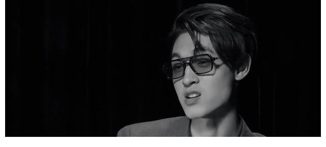 眼淚|德云團(tuán)綜第三期，觀眾看完后含著眼淚，致敬那些平凡而偉大的先輩