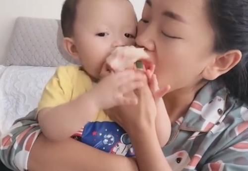 孩子|有种“任性”叫小姨带娃，抢玩具抢零食手到擒来，专治各种不服