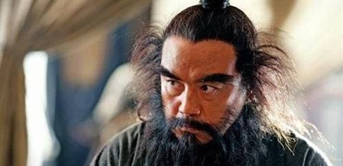 三国演义|刘备关羽张飞同时参战，不仅未能挽回败局，刘备差点搭上性命