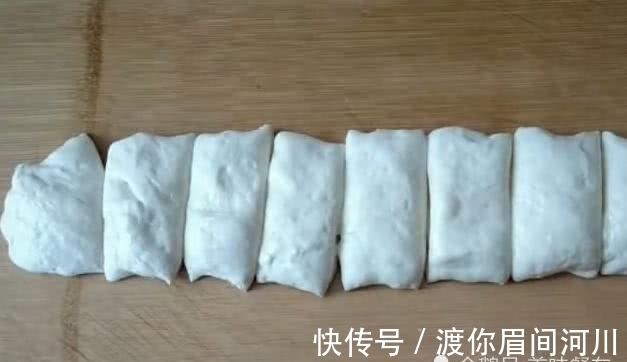 鸡蛋|4个鸡蛋，1碗面粉，不揉面，不擀面，简单做出超好吃的鸡蛋饼
