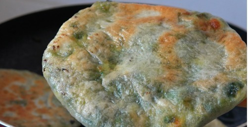 把馅饼做的皮薄如纸,这一步很重要,做法简单,凉了不硬