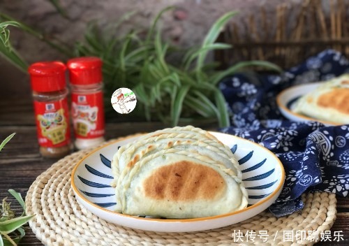 做韭菜盒子,用烫面还是发面学会这方法,饼皮边角,凉了也不硬