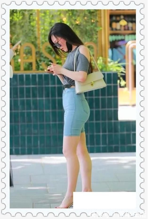 牛仔服 美女一副好身材，五分弹力紧身牛仔裤，背影尤其美