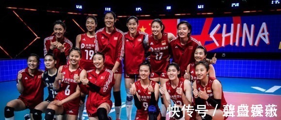 教练员|女排好消息,8名主力队员留队辅佐新主帅,巴黎奥运有望夺冠!