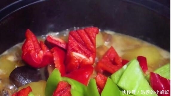 教你做|在家教你做简单版本的黄焖鸡,肉嫩鲜香又营养,大人小孩都爱吃