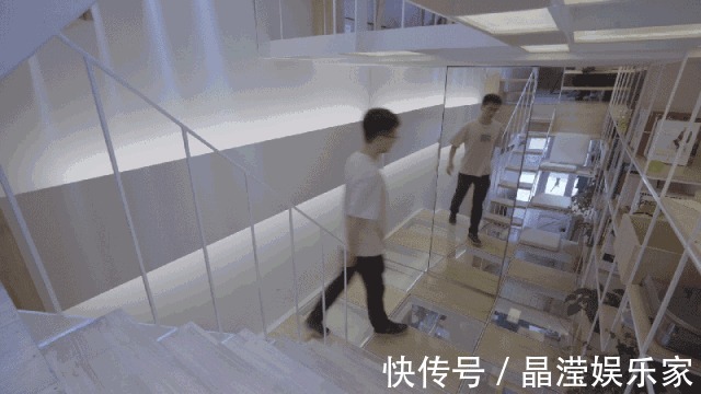 房子|穷夫妻改造24平的“垃圾房”，完工后变“四层豪宅”，收纳更赞