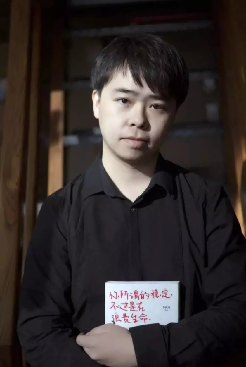 人间食粮|天才李尚龙：用鸡汤文引爆读者被《人民日报》点赞，如今过得怎样