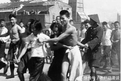 日本|抗战旧照:日本女鬼子密室内脱衣检查,游击队员被捕后视死如归