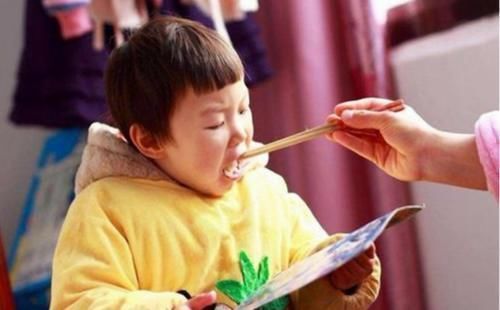 饭菜|3岁宝宝不爱吃饭,爸爸说饿他一下就吃了,营养师姑姑来支招