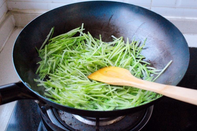 扇贝加萝卜,鲜上加鲜的靓汤,天冷喝一碗,暖身暖胃