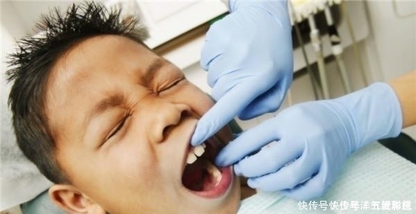 小雨|孩子被嘲笑“嘴臭”,到医院取出一物,妈妈闻了都受不了