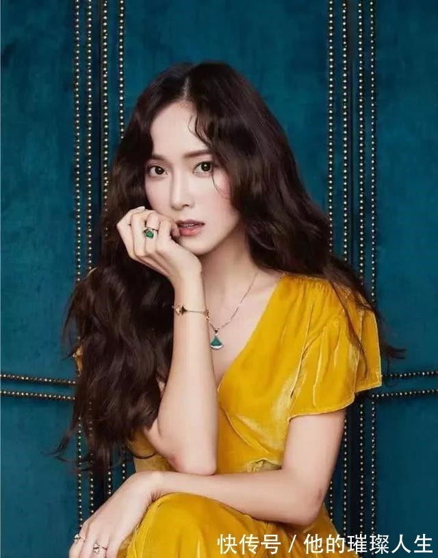 烫发 发型师透露这3种发型留久了,“发际线”易上移,特别最后一种!