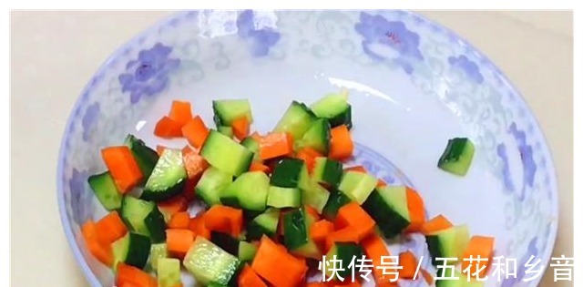 宫保鸡丁|宫保鸡丁这样做才正确，大厨讲解详细，一学就会，鸡肉嫩滑可口！