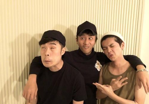 《五哈》又出名场面:邓超张颜齐滑旱冰钻胯,卡裆位置很尴尬