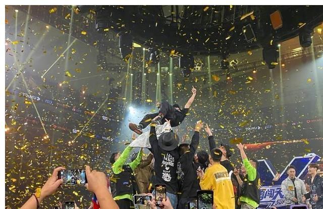 天天向上|布布赛后公开支持王一博，王一博却更在意另一件事