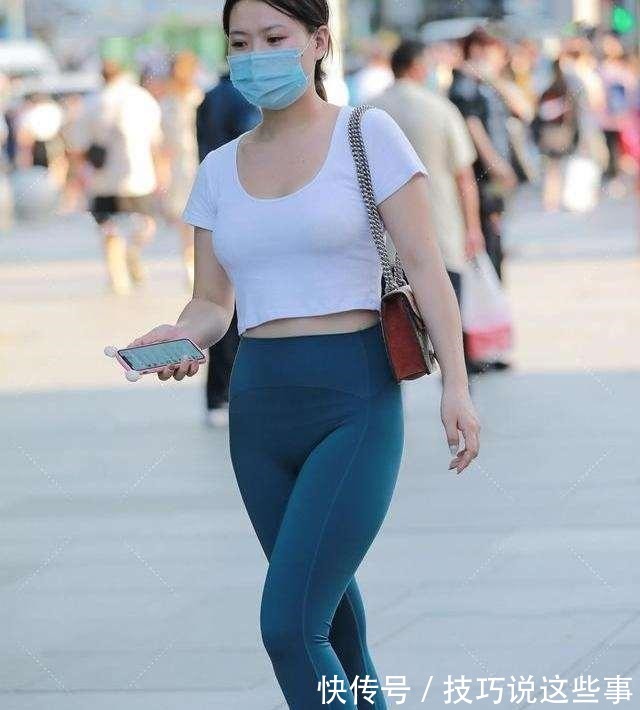 瑜伽裤 不管紧身瑜伽裤的曲线多么好看,展现出靓丽自信的气质,轻松舒适!