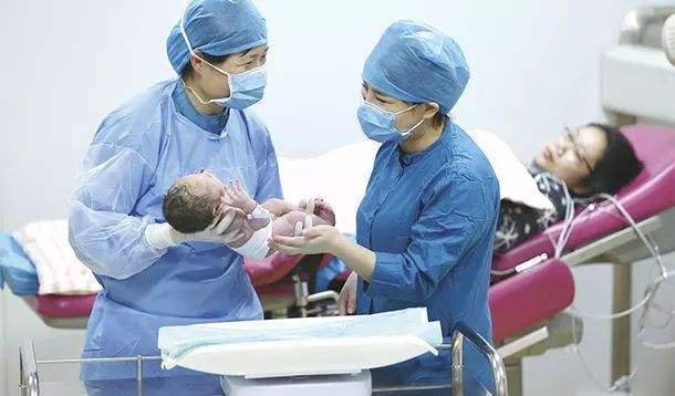 妈妈们|还在说剖腹产对胎儿不好剖腹产三大好处,顺产比也比不上