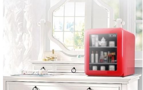 为什么要买美妆冰箱 来放化妆品呢？