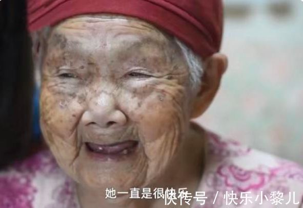 孝顺|“妈,你不要走啊”101岁老人对女儿喊妈,得知原因网友泪目