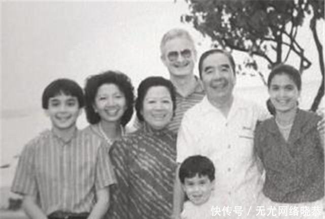  得知|1984年包玉刚回乡看《包氏家谱》得知：他是包拯的29代嫡孙