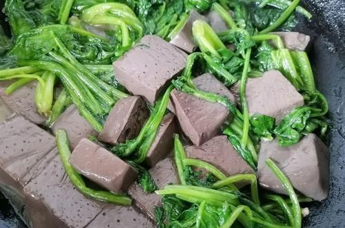 冬天,吃大鱼大肉不如它,简单炒一炒,补血补铁,不懂太可惜