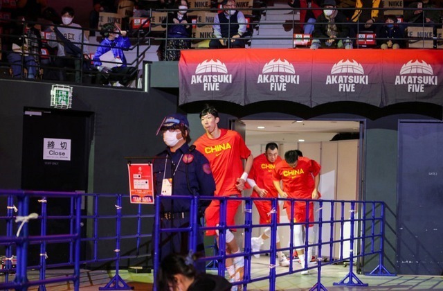 中国男篮|正式确定!杜锋放弃韩德君,被王哲林取代,周琦意外留在12人名单