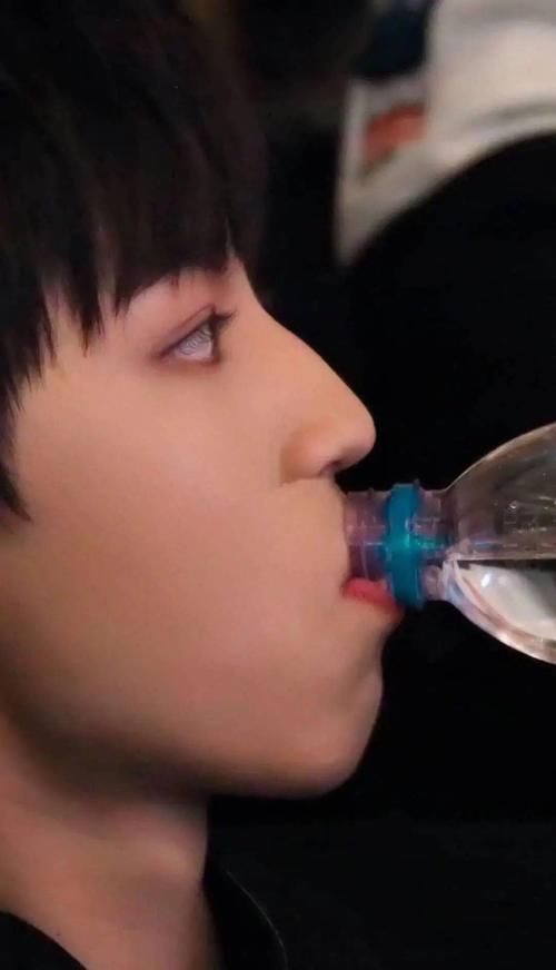 睫毛|王俊凯出现在《牛气满满的哥哥》,粉丝直呼:帅哥的身影随处可见