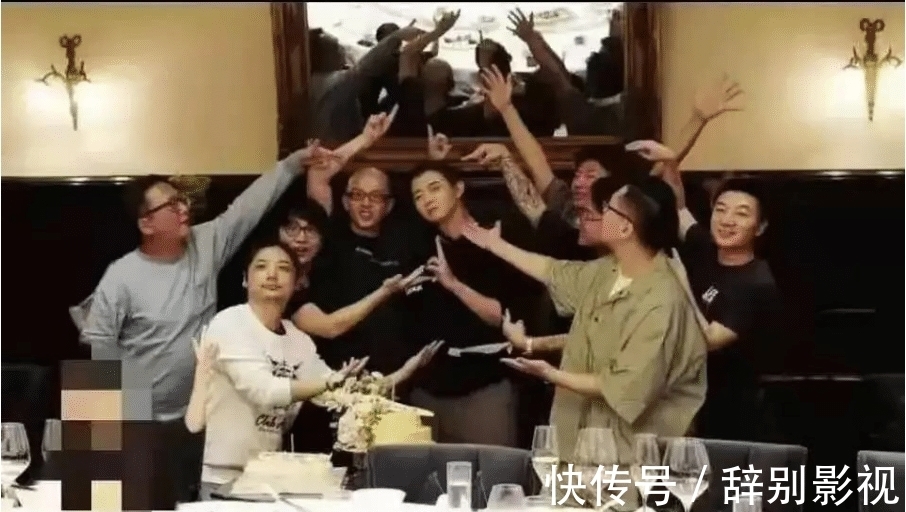 遜色|霍尊拋棄“糟糠”陳露,竟意外扯出另一大瓜,一點(diǎn)不比霍尊遜色