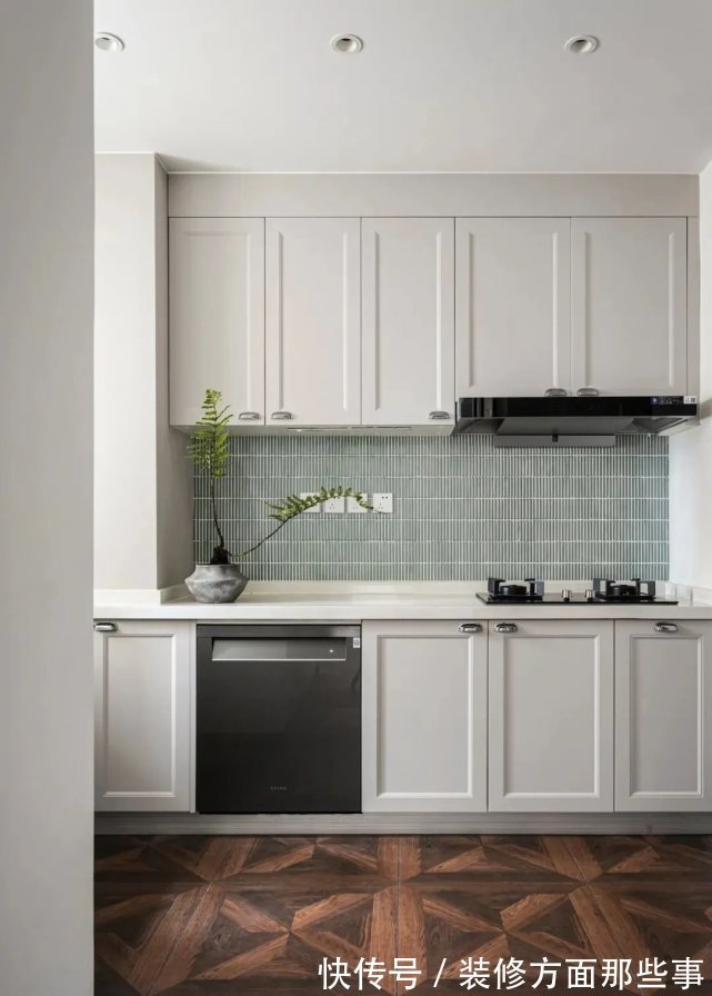 卫生间|57㎡复古法式风,玄关柜设计,改变入户正对卫生间,干区直接放外面