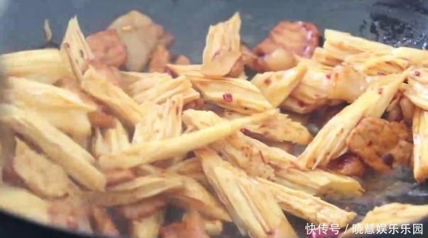 做法|素炒腐竹不好吃,大厨教你炒腐竹的做法,色泽鲜亮,好吃营养高