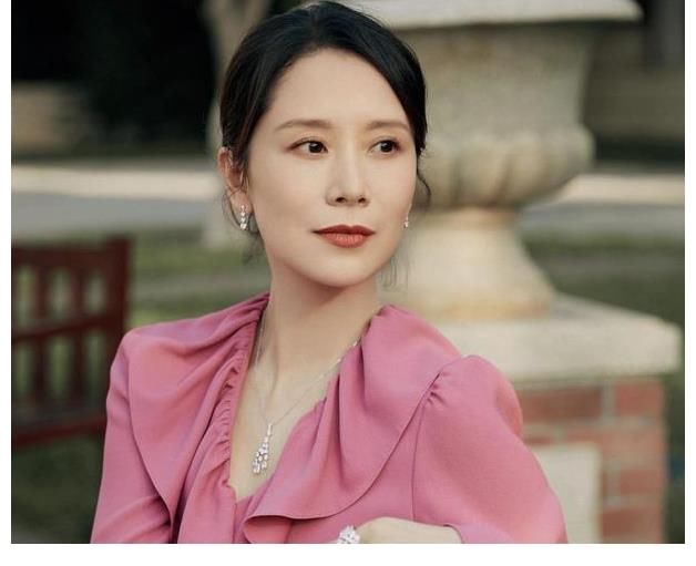 海清|《浪姐3》嘉賓名單曝光！24位女星收到邀約，劉若英公司回應(yīng)傳言