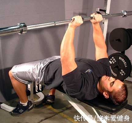训练|手臂肌肉薄弱,3个动作练厚肱三头肌,臂围轻松突破40厘米