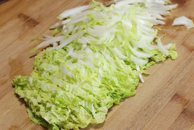 城里人腌酸菜，就学这个方法，只要家里有瓶子，就能腌出地道酸菜