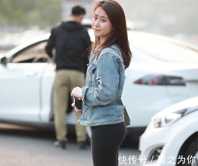 打底裤 -紧身打底裤美女,尽显女性的优雅气质,走在大街上回头率爆棚