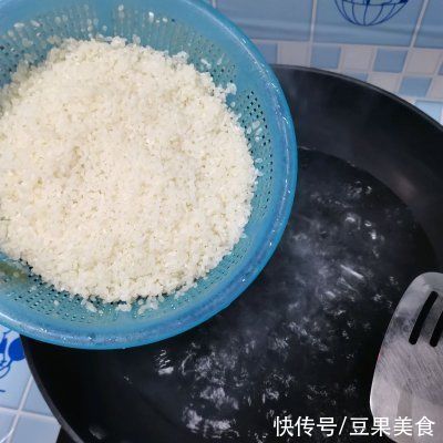 川妹子|方便简单家常菜四季豆焖饭,让你吃了还想吃