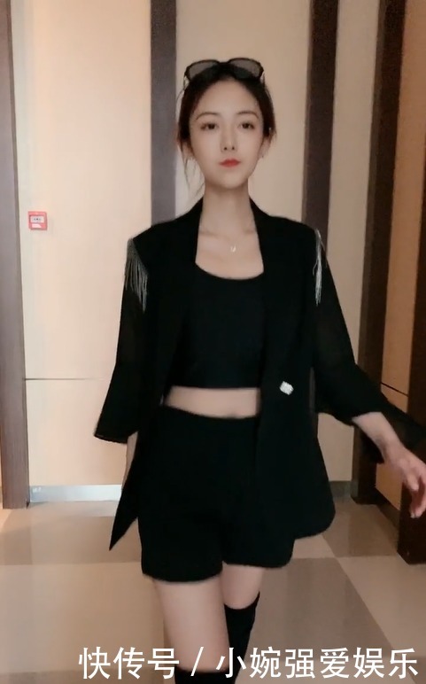  件黑色的连|美女穿成这样出街，一定是最靓的仔