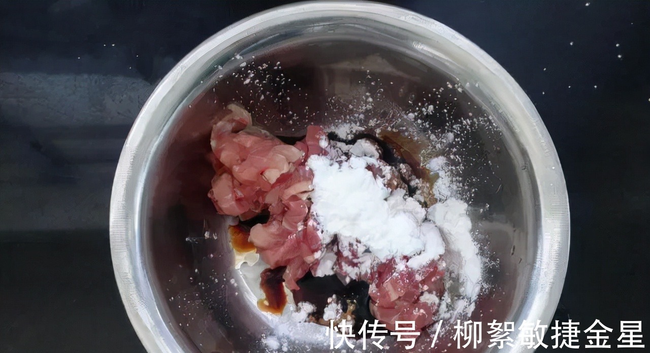 青椒肉丝怎么做才让肉丝嫩滑入味！