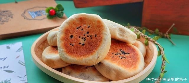 自己在家做的“日式红豆饼”,做法简单奶味浓郁,咬一口满是香甜